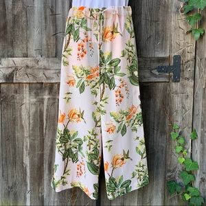 H&M Pink Floral Wide Leg Ankle Pants-Size 6